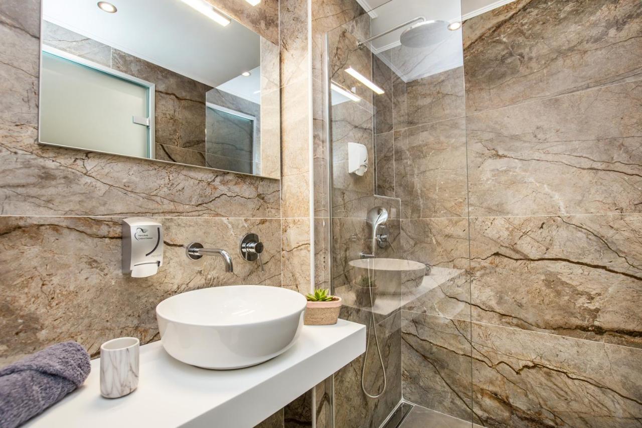 Azzurro Deluxe Apartment ลิเมนาเรีย ภายนอก รูปภาพ