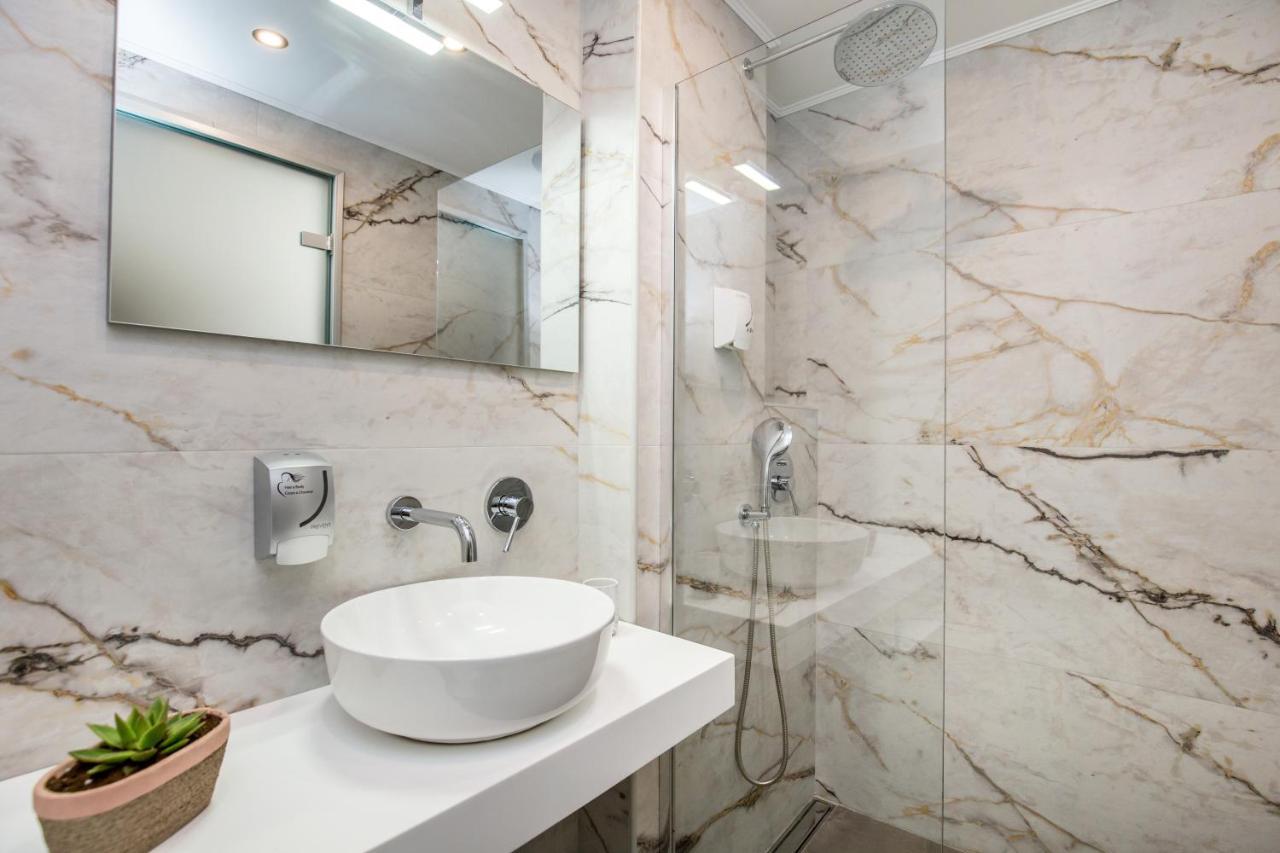 Azzurro Deluxe Apartment ลิเมนาเรีย ภายนอก รูปภาพ