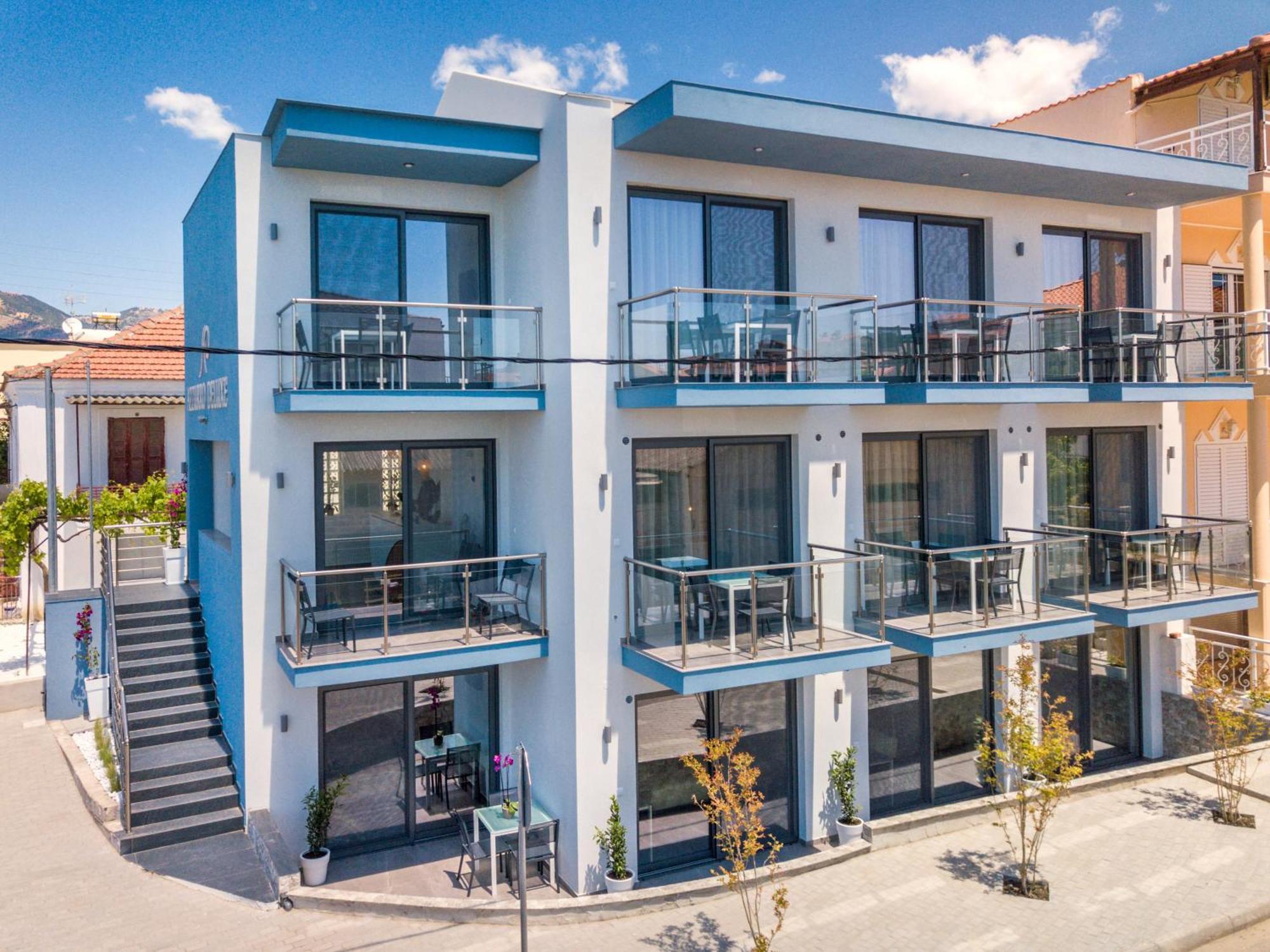 Azzurro Deluxe Apartment ลิเมนาเรีย ภายนอก รูปภาพ